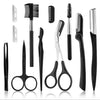 Un set d'outils professionnels pour tailler et entretenir les sourcils, comprenant des peignes, des ciseaux et des pinces.