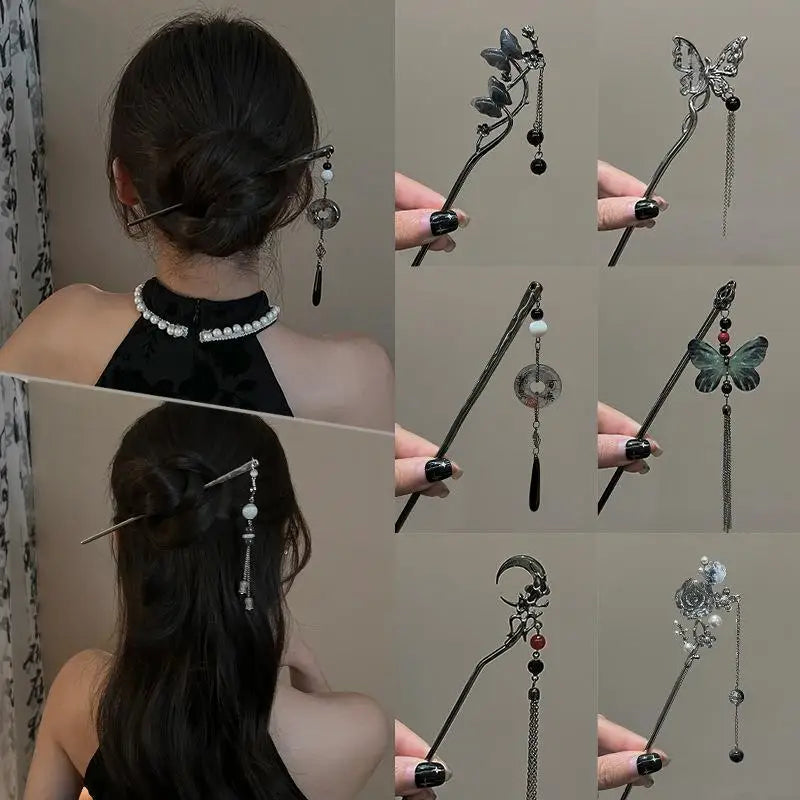 Colección de horquillas para el pelo con lazos de mariposa, mostradas en varios ángulos y en el cabello de una modelo.