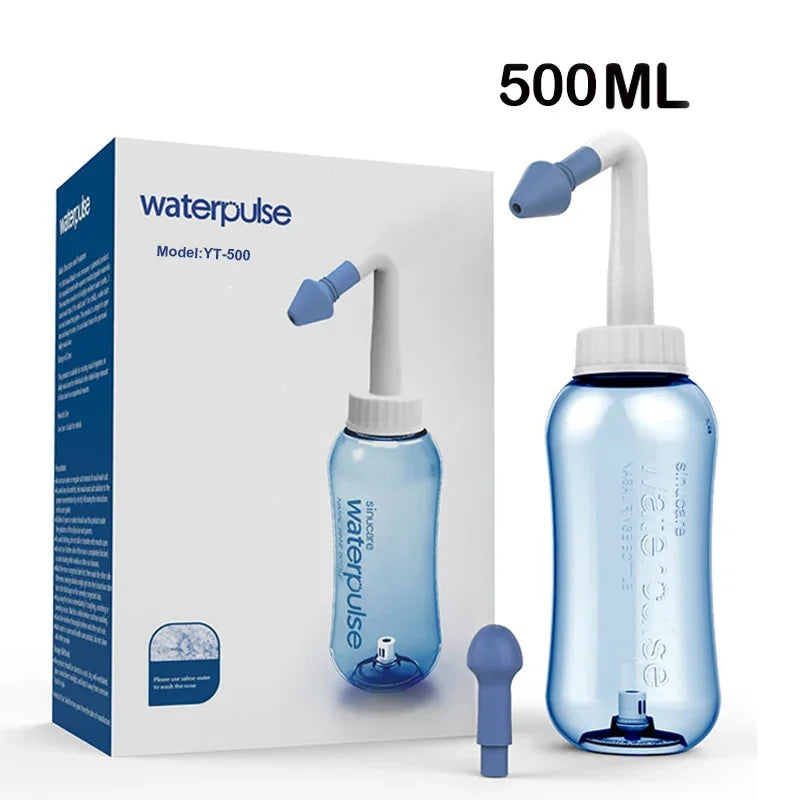 A 500ml waterproof nasal irrigation rinse bottle with a white nozzle and blue liquid is shown next to its packaging.