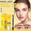 Une femme modélise le produit Rave Lady Brows Styling Spiking Glue, montrant sa texture et son application sur les sourcils.