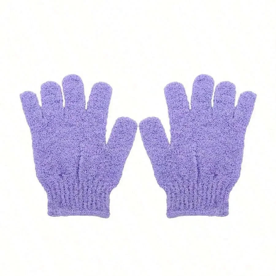 Une paire de gants exfoliants pour le corps de couleur violette.
