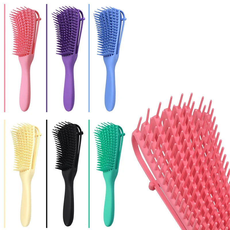 Collection de peignes et brosses pour cheveux de différentes couleurs : rose, violet, bleu, jaune et noir.