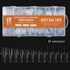 Boîte en plastique transparent contenant 240 tips de full cover pour ongles.