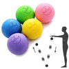 Colección de bolas de masaje coloridas en verde, rosa, azul, amarillo y morado con una silueta que demuestra alivio muscular