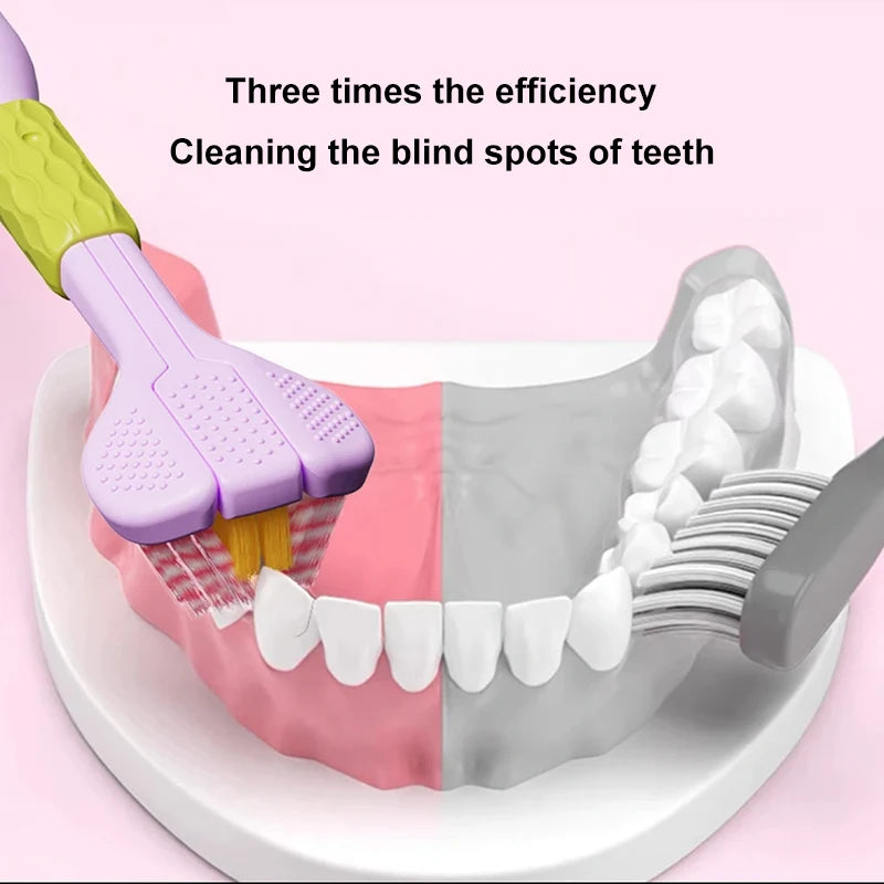 Un set de brosses à dents rose et blanc angulées nettoie les zones invisibles des dents.