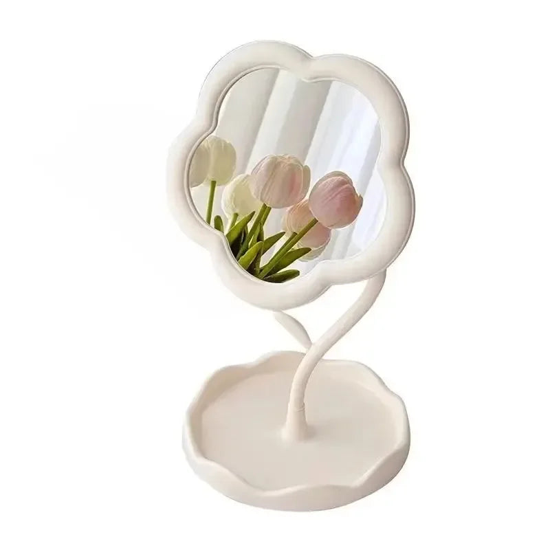 Miroir de bureau floral blanc avec cadre festonné et pied