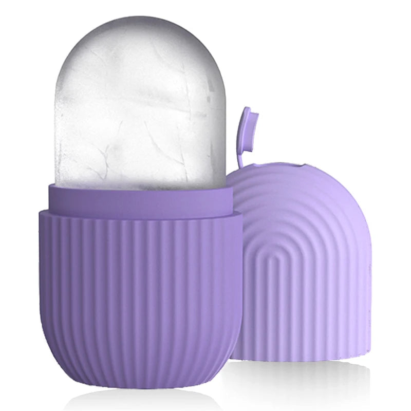 Râpe à glaçons en silicone violet avec une pierre transparente, vue de côté.