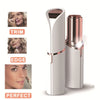Silberner Barttrimmer und Epiliergerät neben drei Etiketten: TRIM, EDGE und PERFECT.