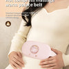 Eine Frau trägt ein pinkes Belt-Wärmegerät für Heißkompressenmassage auf ihrem Bauch.