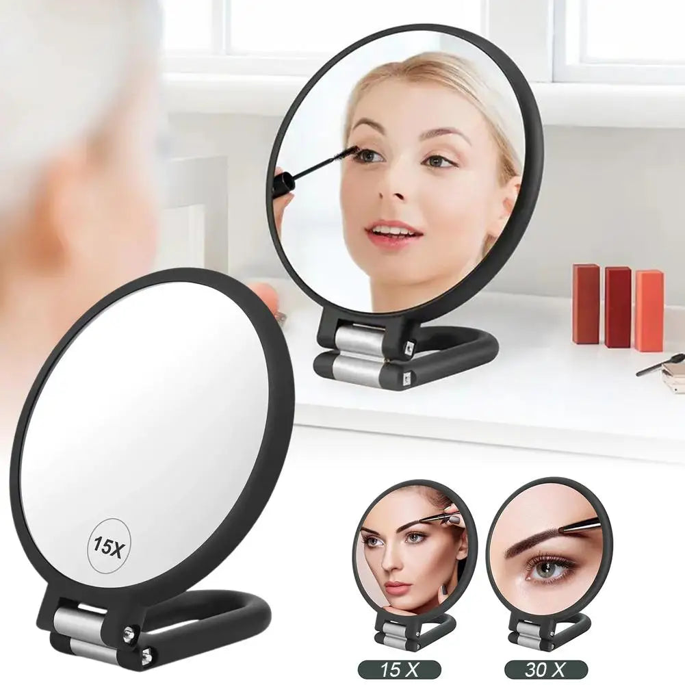 Un jeu de miroirs grossissants à double face, montrant différentes puissances comme 15X et 30X.