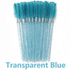 Un paquete de brochas desechables para pestañas transparentes azules.