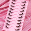 Rosa Plastik-Lash-Tray mit mehreren Paar dramatischer Mink-Falschelashs.