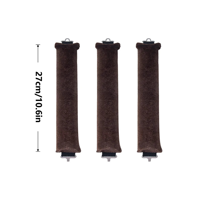 Trois rouleaux de cheveux sans chaleur brun foncé, chacun mesurant 27 cm (10,6 pouces).