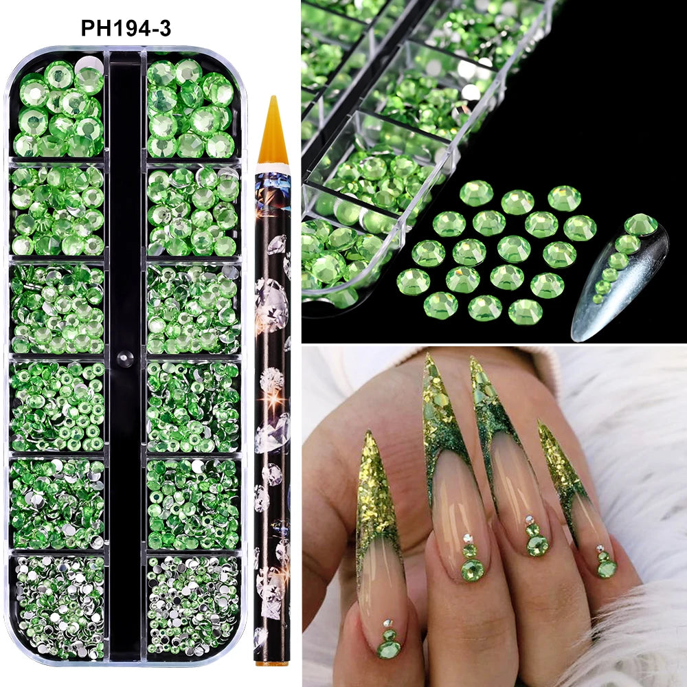 Ensemble de strass en résine 3D vert et argentés pour les ongles, avec outils, présentés de diverses manières.