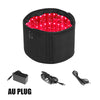 Ein schwarzes Lichttherapiegurt mit roten LED-Lichtern neben seinem Netzadapter und Kabel.