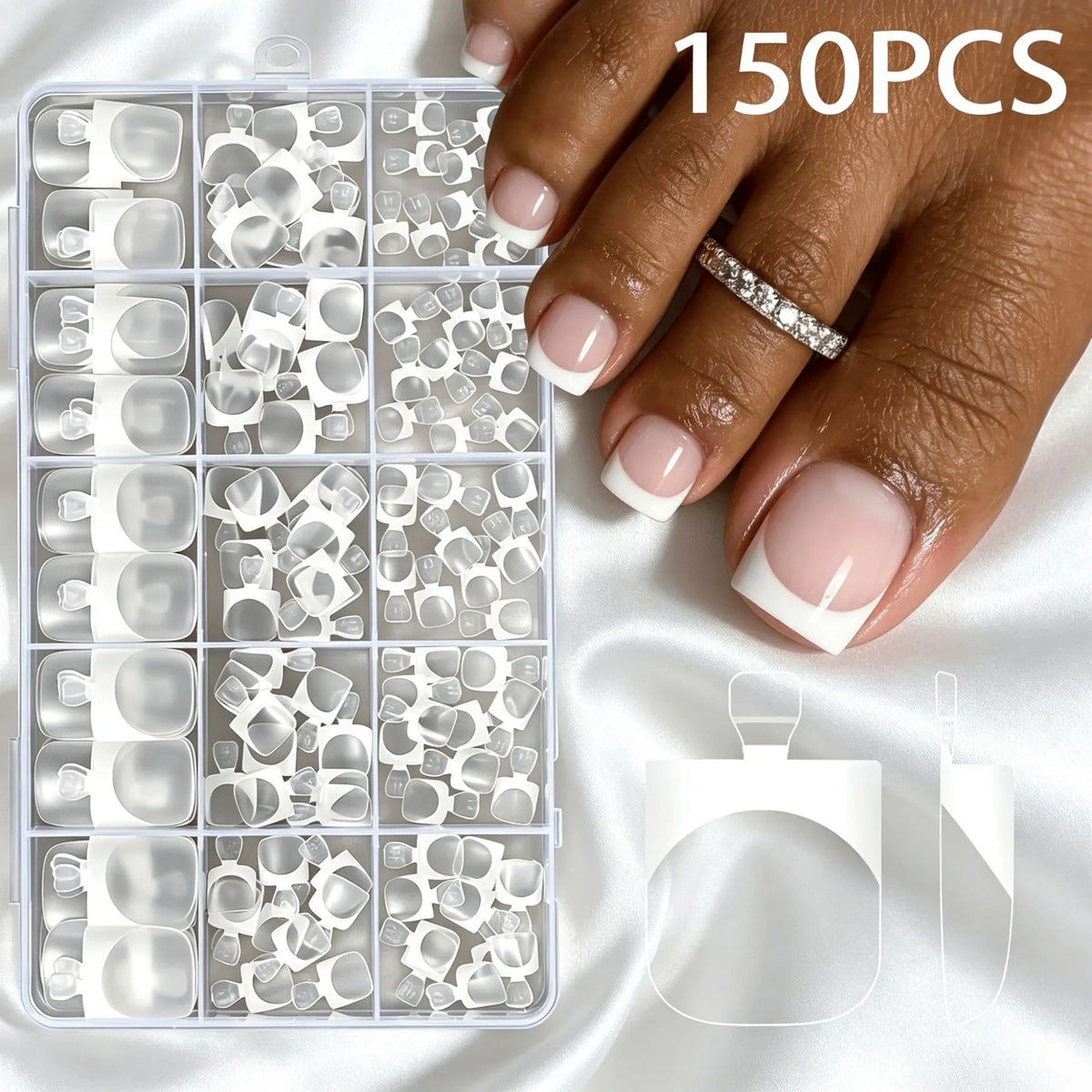 Una mano sostiene una caja de plástico transparente con 150 uñas postizas de acrílico para salón.