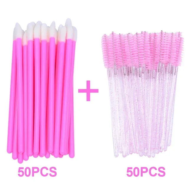 A set of 100 disposable pink eyelash and eyebrow brushes, divided into two groups of 50 pieces.