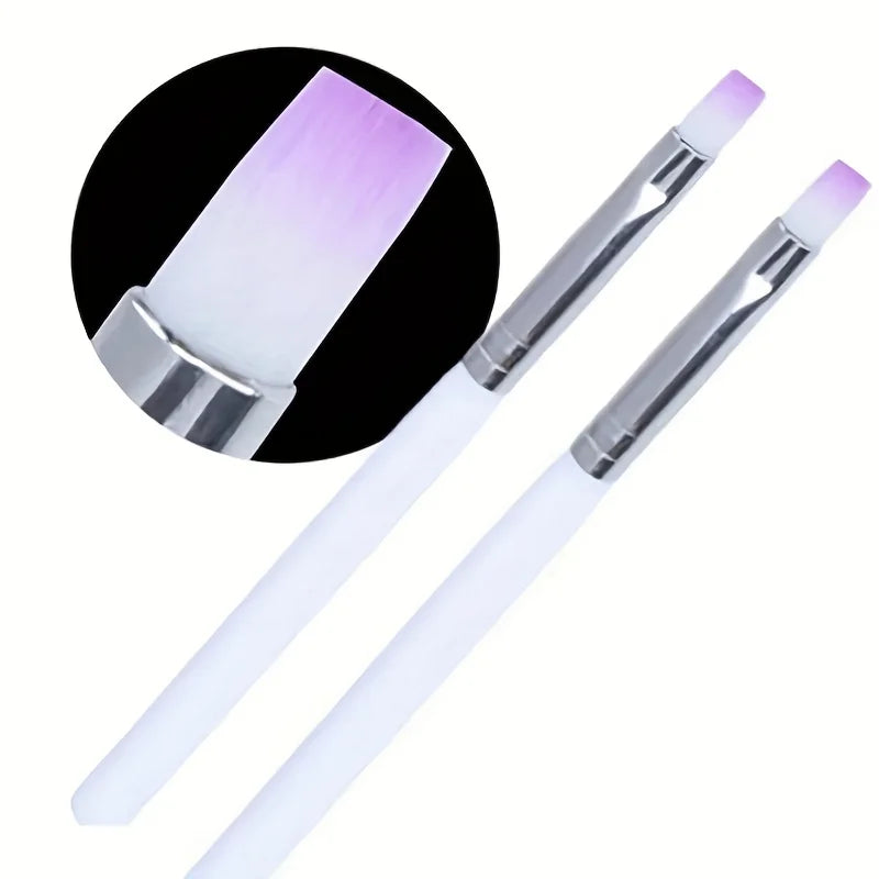 Un ensemble de pinceaux pour ongles en gel professionnels, avec une poignée blanche et une pointe violette.