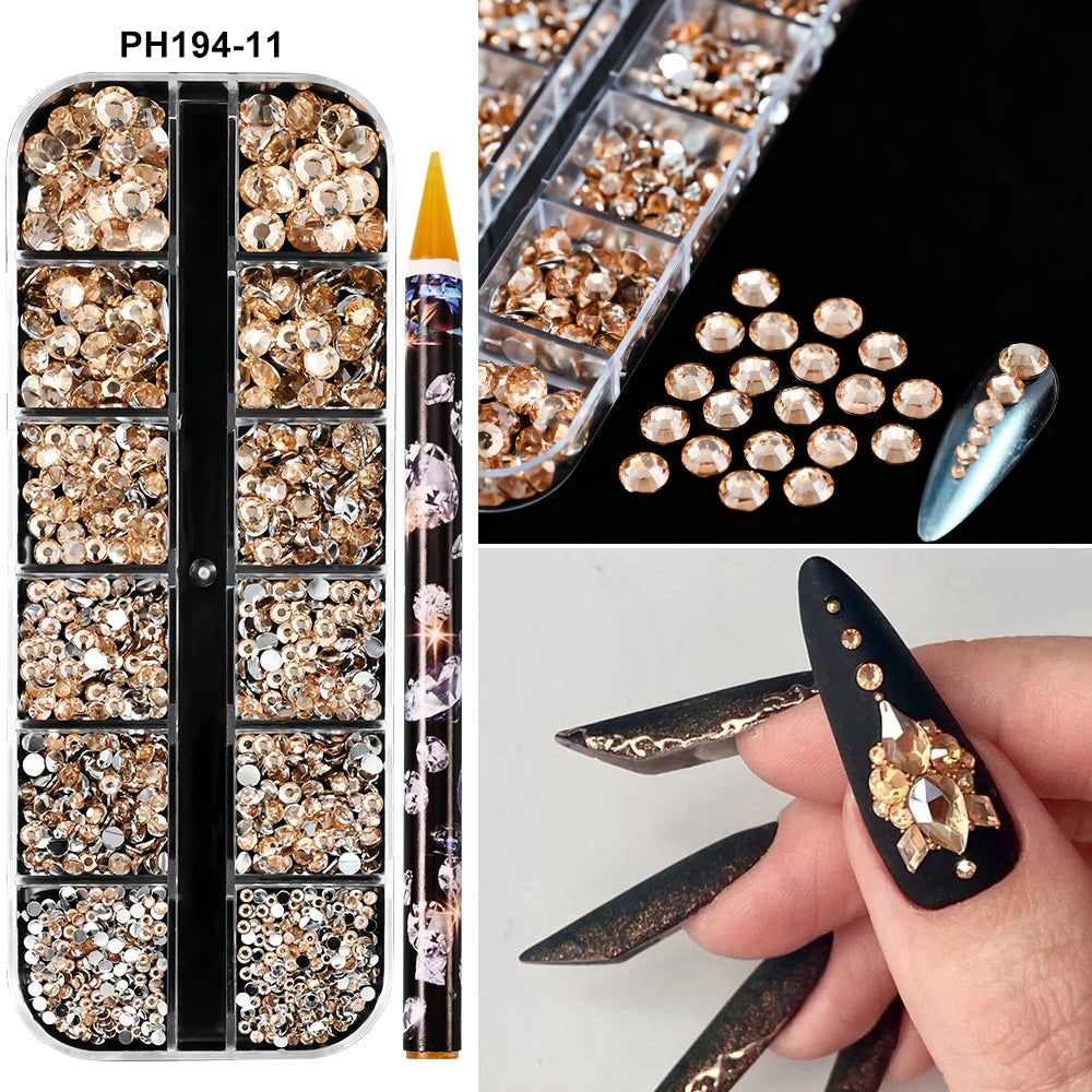Un set de strass pour ongles PH194-11 en résine, avec divers diamètres de pierres claires et dorées.