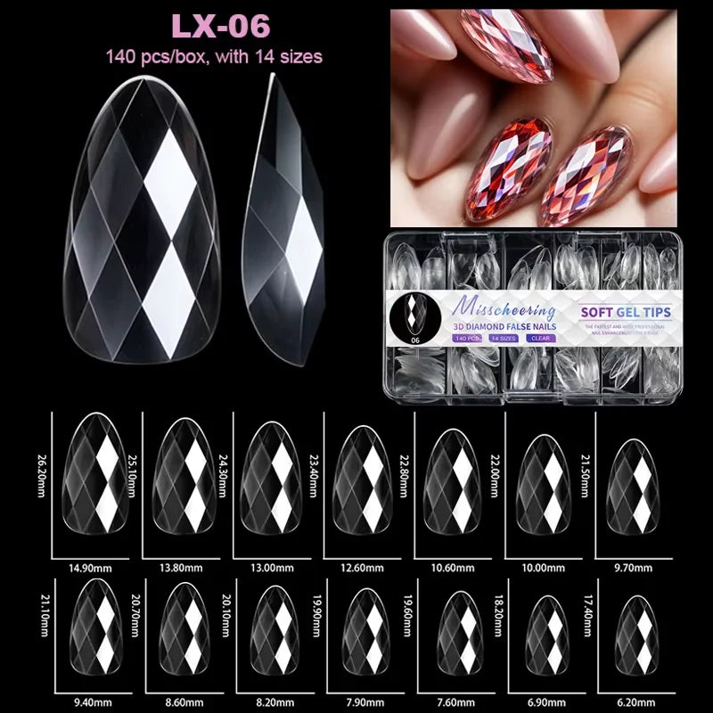 Collection d'extensions à ongles en acrylique transparentes de différentes formes et tailles pour manucure.