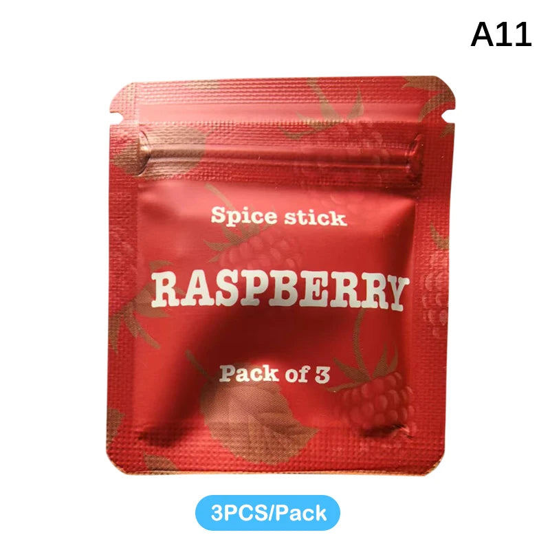 Un paquet de trois bâtons d'épices de framboise pour un inhalateur d'huile essentielle sans fumée.