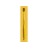 Cepillo de dientes de cerdas ultrafinas amarillo, de pie contra un fondo amarillo claro.