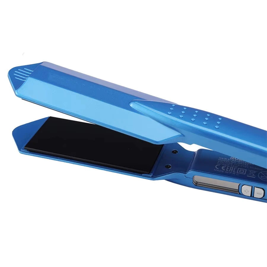 Bliser schwarze Platte und Bedienelemente eines blauen, professionellen Titan-Glätteisen für das Haar.