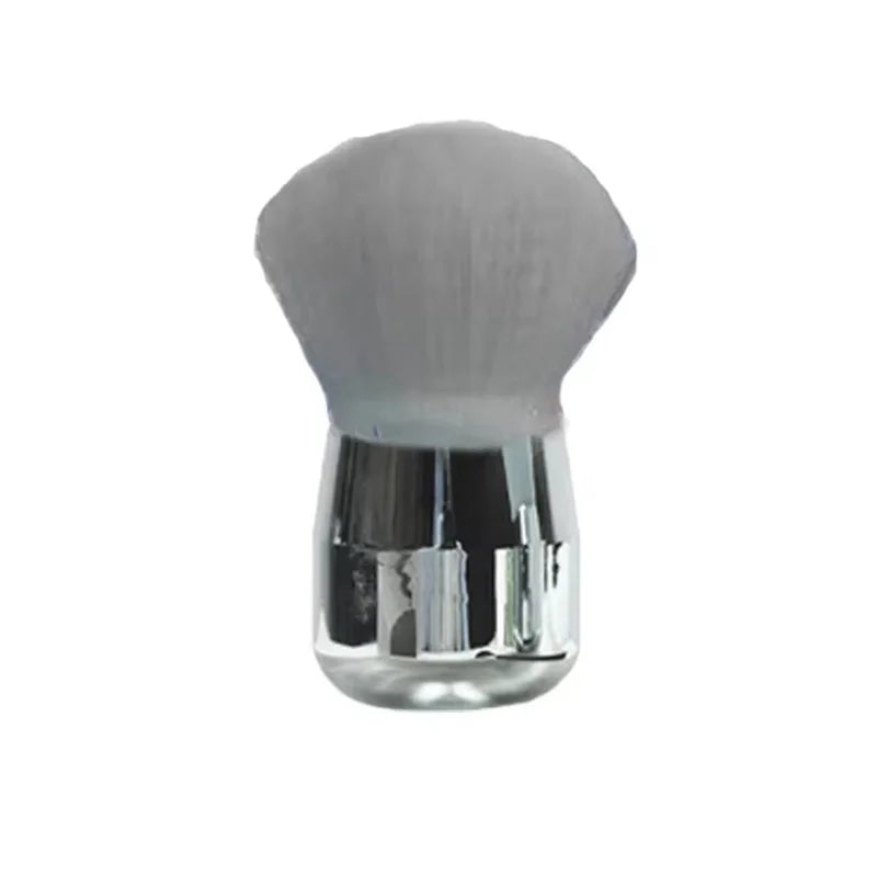 Pinceau en forme de champignon argenté pour l'application professionnelle de nail art.