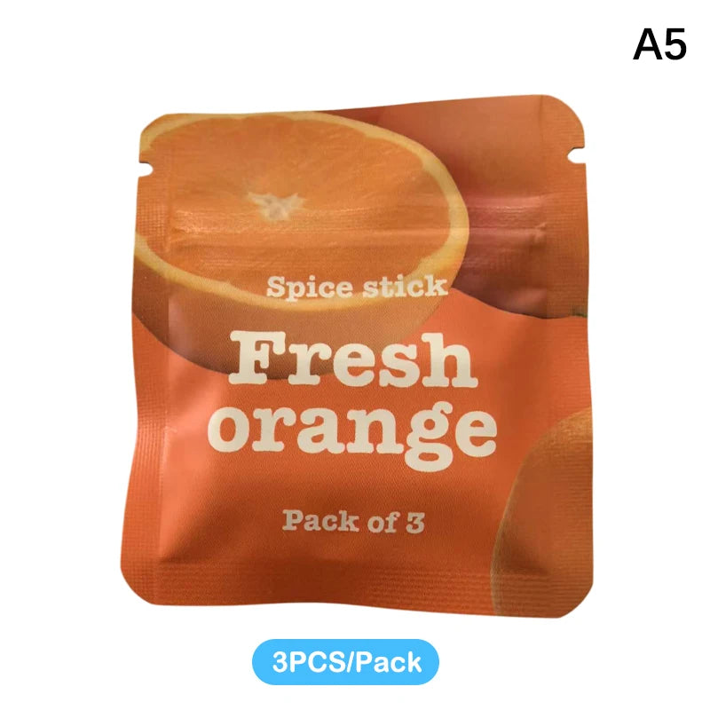 Un paquet de trois bâtons d'épices d'orange frais pour un inhalateur d'huiles essentielles.