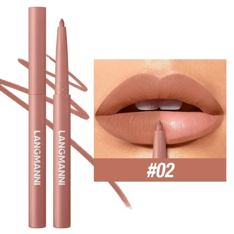 Un tubo de delineador labial rosa rosa y una muestra de lápiz labial nude-rosa en la piel.