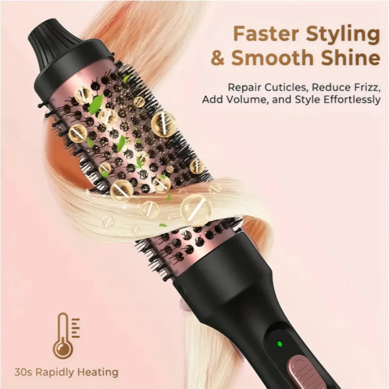Primer plano de un tenacillo de cerámica negro usándose en cabello rubio, mostrando sus características de peinado.