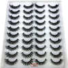 Un plateau en plastique contenant un kit de faux cils mink naturels.