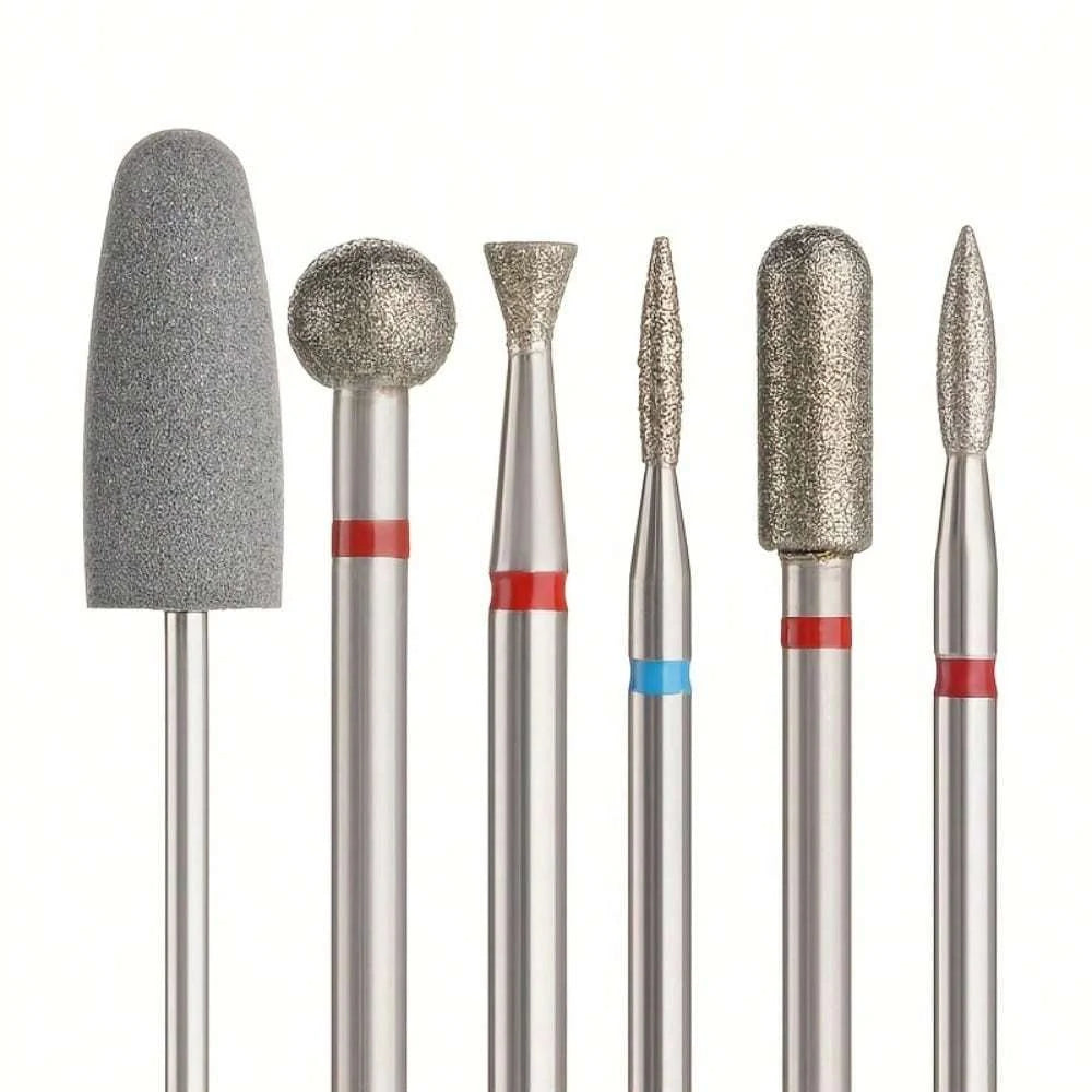 Ein Set professioneller Diamant-Sand-Nagelfeilen in verschiedenen Formen und Größen, vertikal dargestellt.