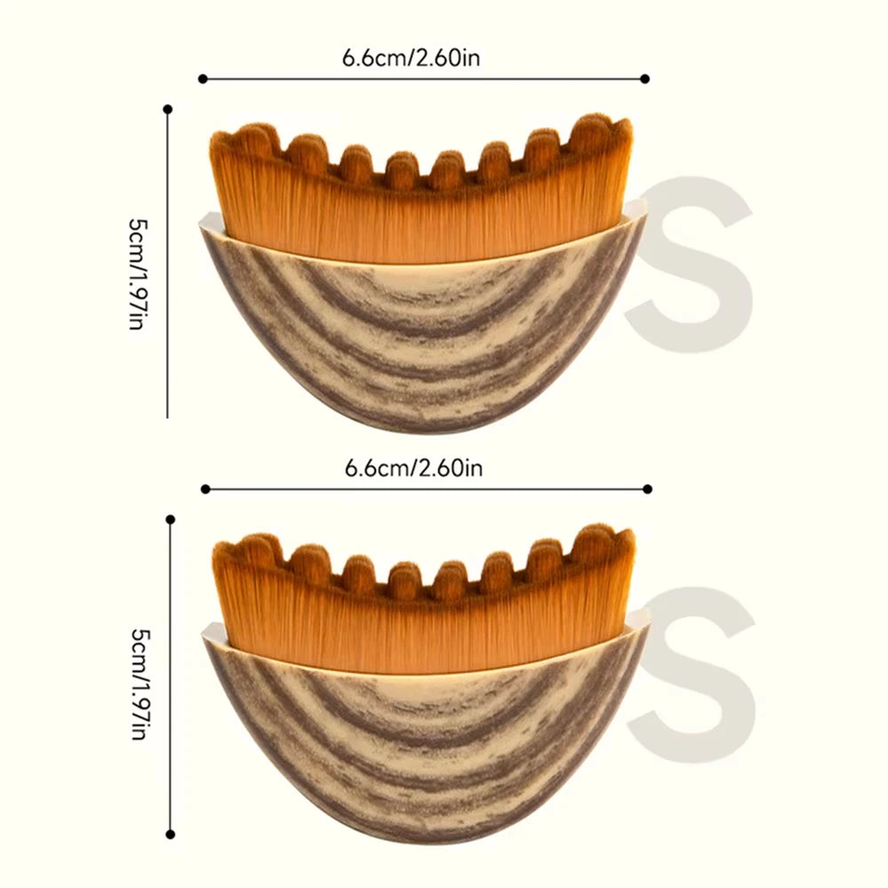 Une paire de brosses faciales pour le drainage lymphatique en bois, montrant la tête et le bol concave.