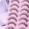 Nahaufnahme eines rosa Wimpernbehälters gefüllt mit langen schwarzen Mink-Falschwimpern.