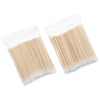 Bolsa de plástico transparente llena de palitos de madera para detalle de manicura y cuidado de cutículas.