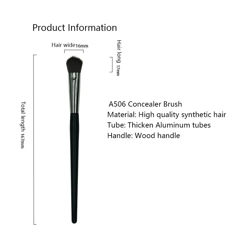 Un long pinceau de correcteur élancé avec une ferule noire et un manche en bois, sur fond blanc.