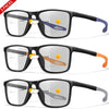 Tres pares de gafas de lectura foto-cromáticas negras con detalles naranjas, mostrados desde diferentes ángulos.