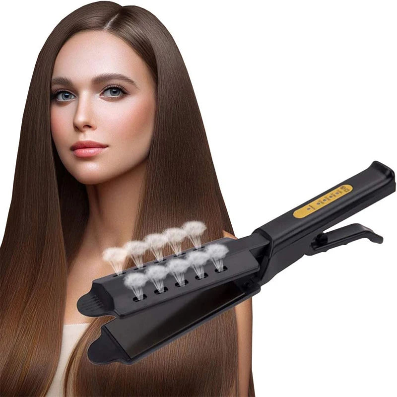Una mujer con cabello castaño largo sostiene un planchador de cabello cerámico negro con múltiples peines de estilizado.