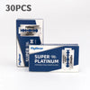 Eine Box mit 30 Doppelklingen-Rasierklingen aus Edelstahl von FlyDear Super Platinum.