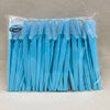 Un emballage plastique contenant un set de ciseaux à sourcils bleus clairs.