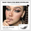 Nahaufnahme einer Model, die dramatische Cat-Eye-Falschewimpern und Make-up-Looks präsentiert.