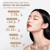 Una mujer aplicando una mascarilla facial de onda de luz de alta energía para reparar y rejuvenecer la piel.