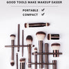 Collection de pinceaux et outils de maquillage Hourglass sur fond blanc.