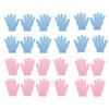 Une collection de gants de gommage corporel exfoliants dans les couleurs bleu clair et rose.
