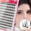 Primer plano de una mujer aplicando pestañas en racimo autoadhesivas para maquillaje casero