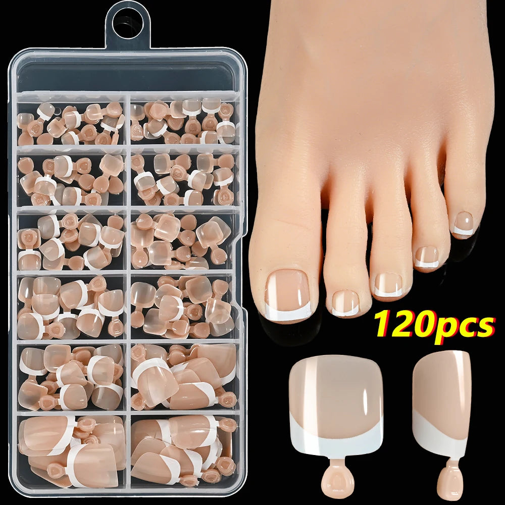 Un recipiente transparente contiene 120 piezas de prensa francesa beige y blanca para arte en uñas.