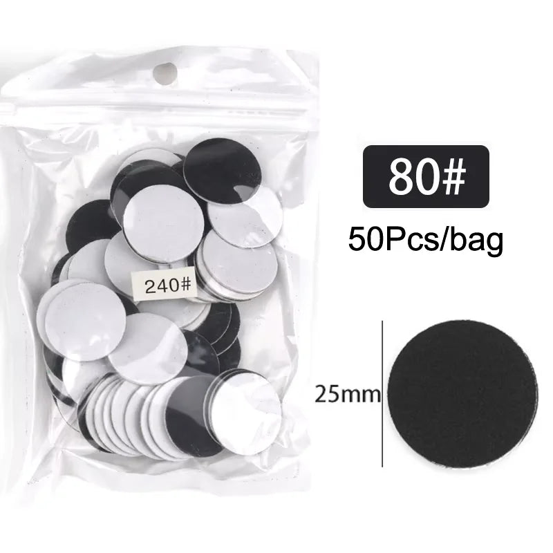 Sac en plastique transparent contenant 50 disques de papier de verre noirs, étiqueté pour 80 disques par sac.