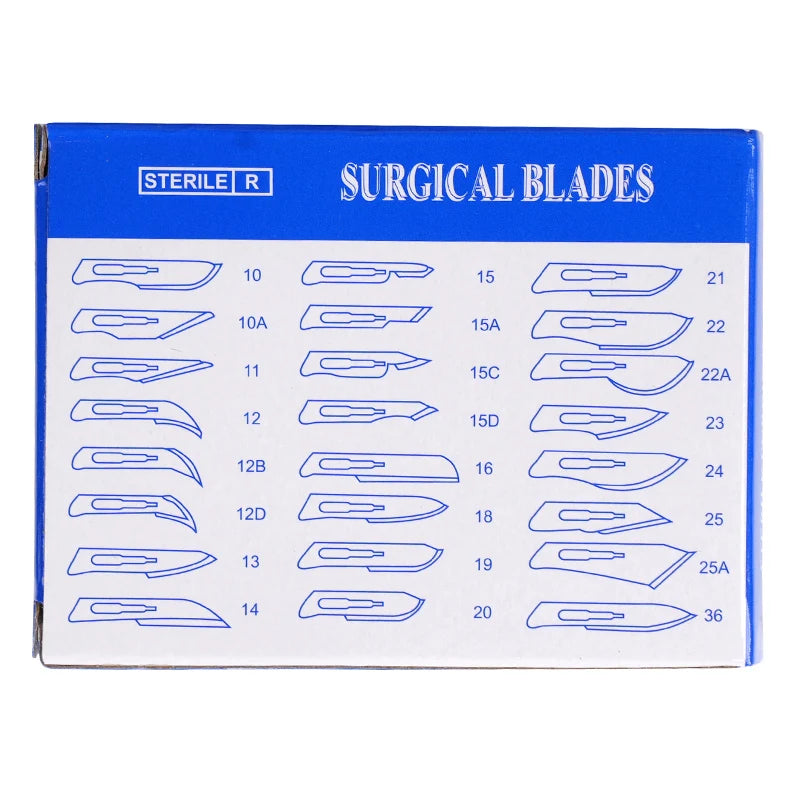 Une boîte bleue étiquetée 'Lames chirurgicales stériles' montrant diverses lames numérotées.