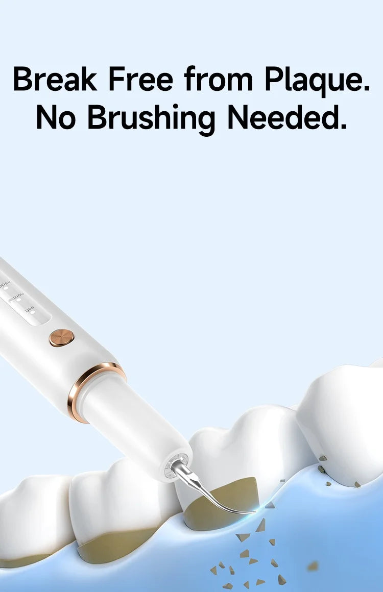 Ein professioneller Ultraschalldentalscaler reinigt Plaque von einer Zahnoberfläche im Wasser.